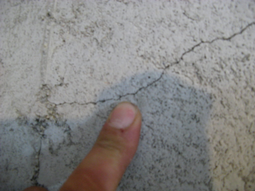 60' Contractor Polyurethane Foundation Crack Repair Kit Applied